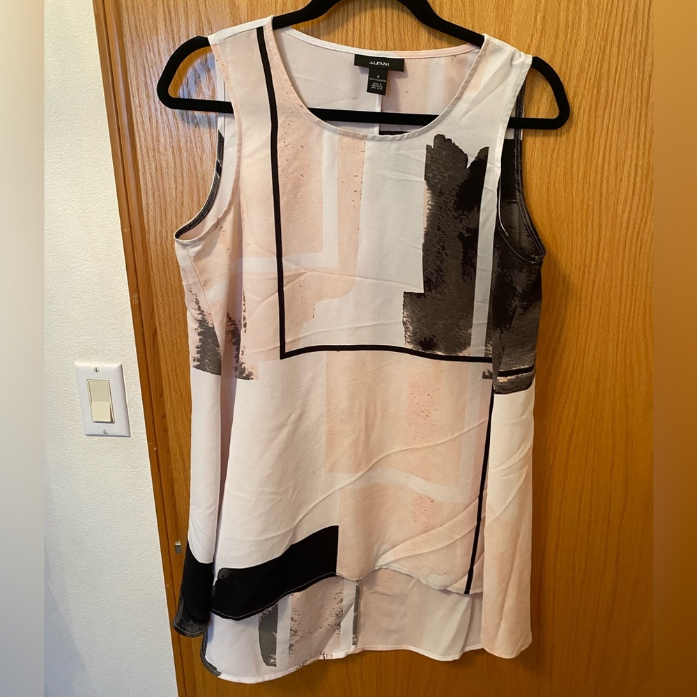 Nwot! Alfani size 4 pink, white & black hi-lo sleeveless top